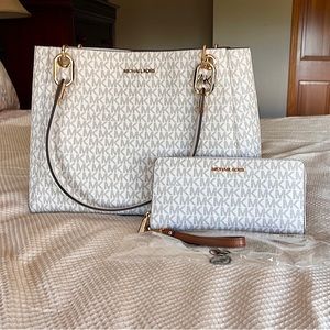 Michael Michael Kors Jet Set Continental Wallet